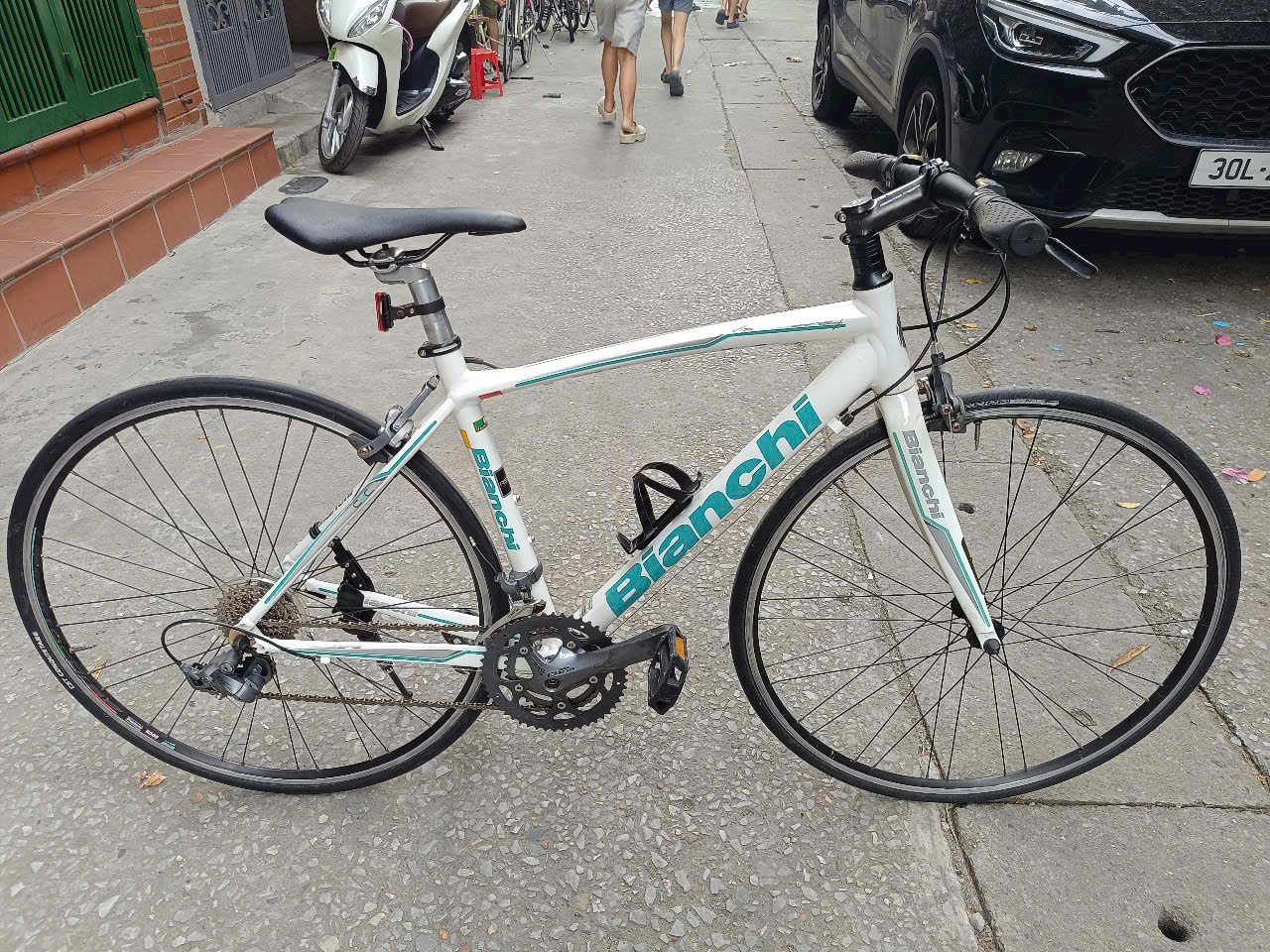 Xe đạp touring BIANCHI của Ý hàng bãi Nhật (Còn xe)