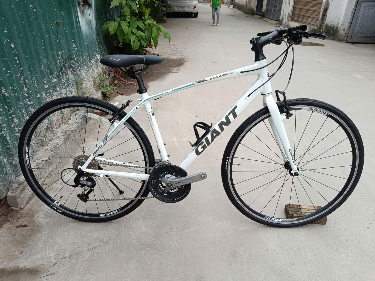 Xe đạp touring GIant Escape RX hàng bãi Nhật (Còn xe)