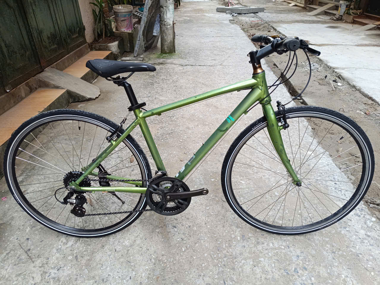 Xe đạp touring MOMENTUM của Nhật hàng bãi Nhật (Còn xe)